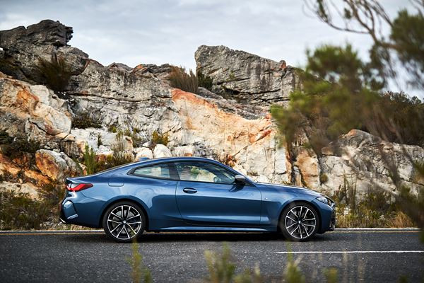 Le coupé deux-portes BMW Série 4 revendique une expérience de conduite sportive