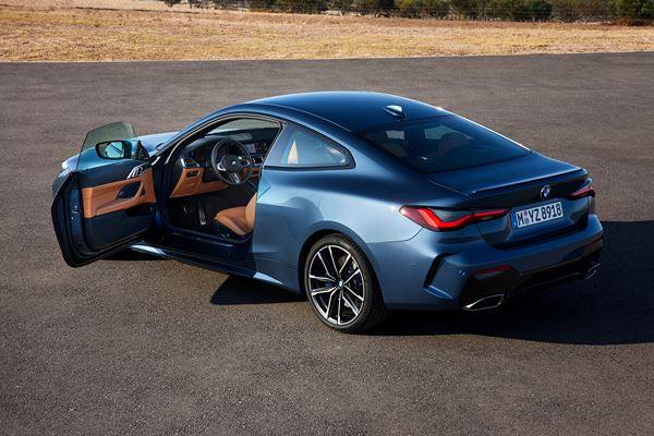 Le coupé deux-portes BMW Série 4 revendique une expérience de conduite sportive