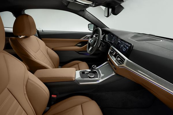 Le coupé deux-portes BMW Série 4 revendique une expérience de conduite sportive