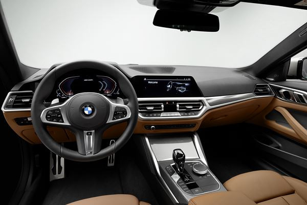Le coupé deux-portes BMW Série 4 revendique une expérience de conduite sportive