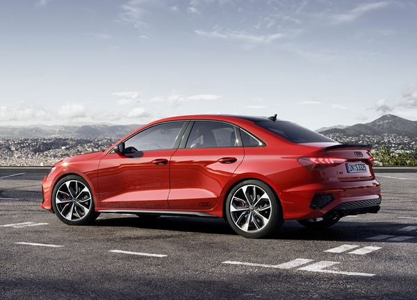 La compacte sportive Audi S3 Berline 2.0 TFSI délivre 310 ch et 400 Nm