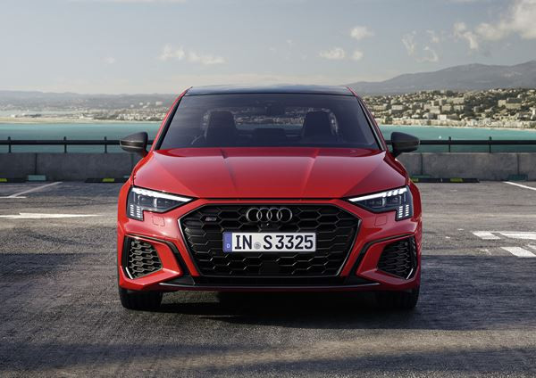 La compacte sportive Audi S3 Berline 2.0 TFSI délivre 310 ch et 400 Nm