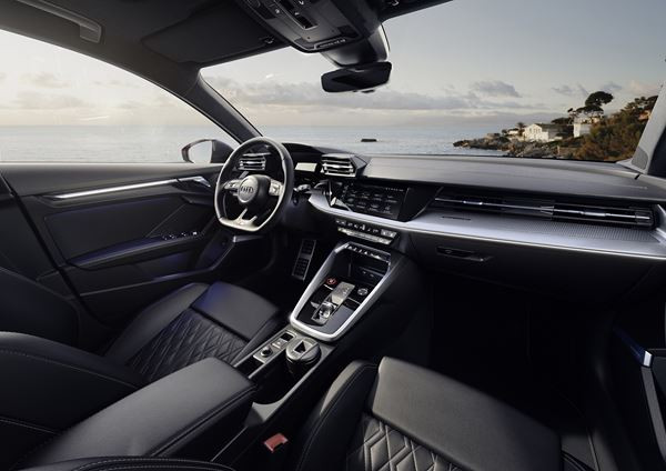 La compacte sportive Audi S3 Berline 2.0 TFSI délivre 310 ch et 400 Nm