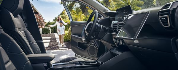 Citroën ë-C4: une berline compacte électrique surélevée à la lunette arrière inclinée