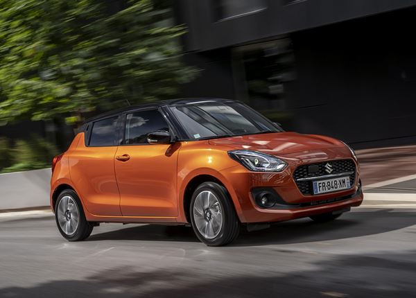 La Suzuki Swift restylée embarque une calandre 3D sportive