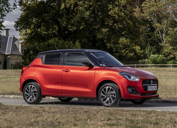 La Suzuki Swift restylée embarque une calandre 3D sportive