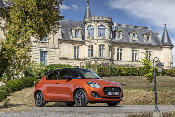 La Suzuki Swift restylée embarque une calandre 3D sportive