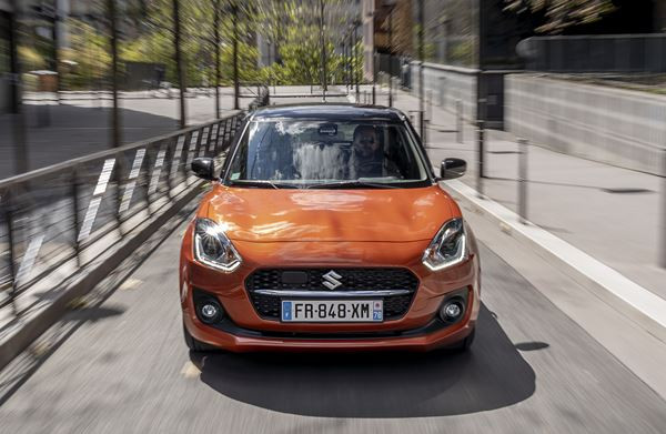 La Suzuki Swift restylée embarque une calandre 3D sportive