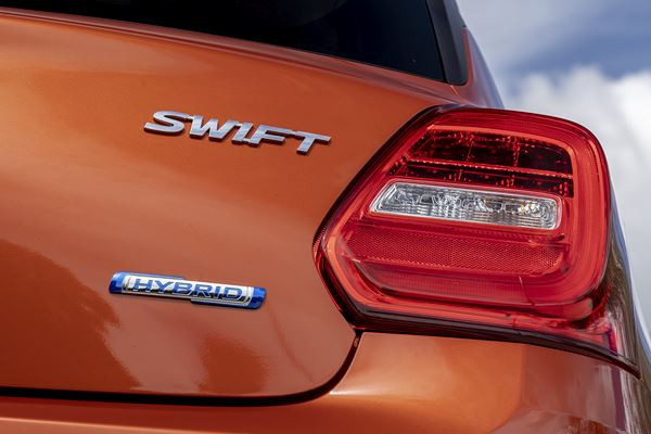 La Suzuki Swift restylée embarque une calandre 3D sportive