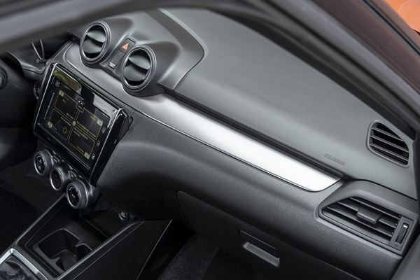 La Suzuki Swift restylée embarque une calandre 3D sportive