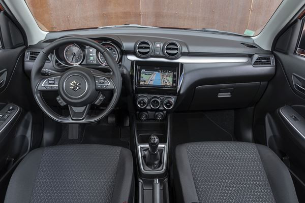 La Suzuki Swift restylée embarque une calandre 3D sportive
