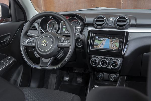 La Suzuki Swift restylée embarque une calandre 3D sportive