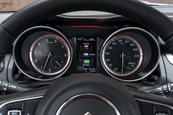 La Suzuki Swift restylée embarque une calandre 3D sportive