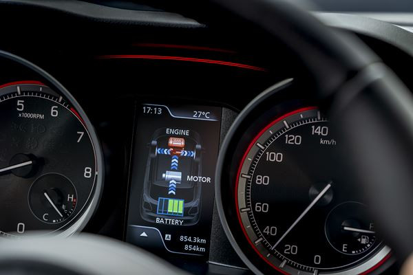 La Suzuki Swift restylée embarque une calandre 3D sportive