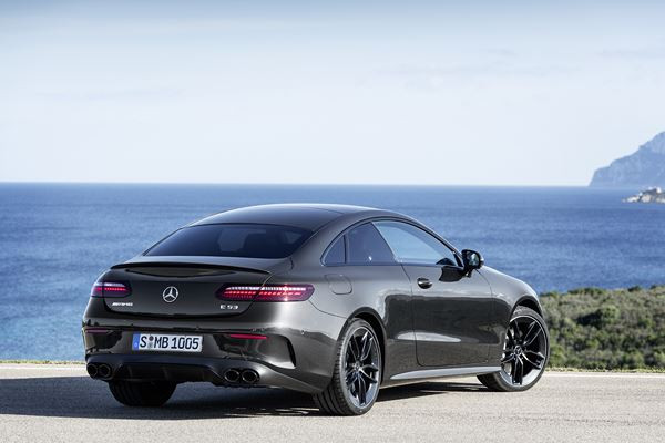 La Mercedes Classe E Coupé affiche un design plus sportif