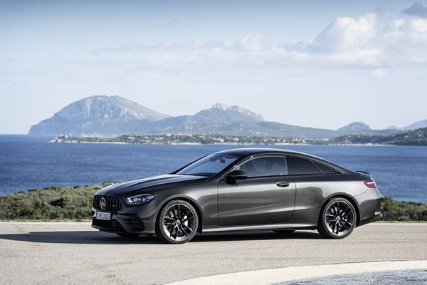 La Mercedes Classe E Coupé affiche un design plus sportif