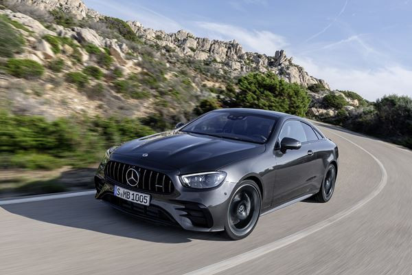 La Mercedes Classe E Coupé affiche un design plus sportif