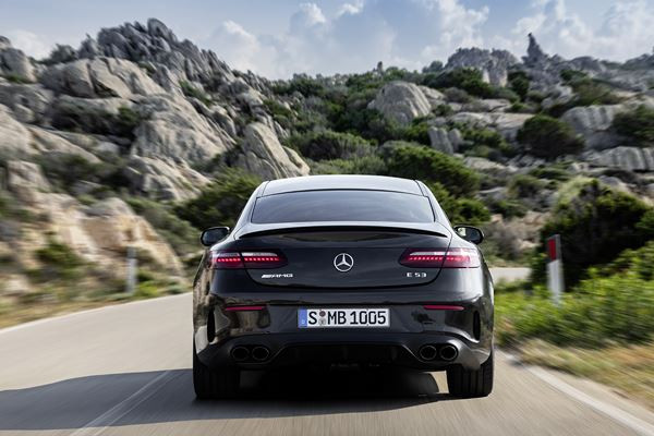 La Mercedes Classe E Coupé affiche un design plus sportif