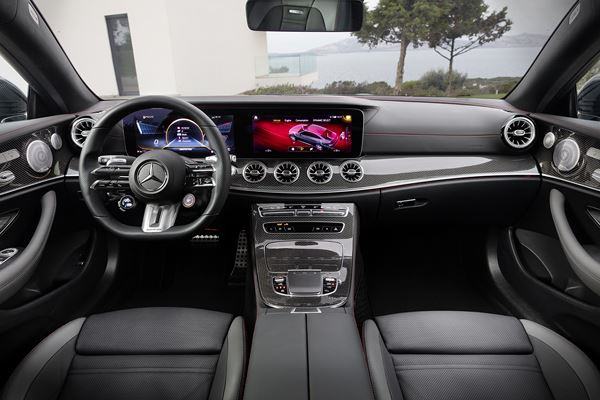 La Mercedes Classe E Coupé affiche un design plus sportif