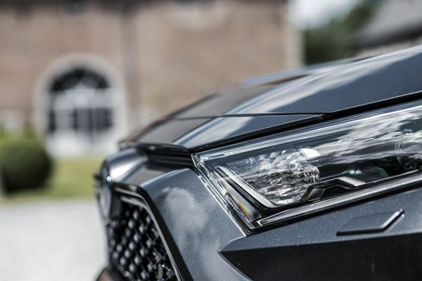 Le Toyota RAV4 Hybride Rechargeable affiche une autonomie électrique de 75 km