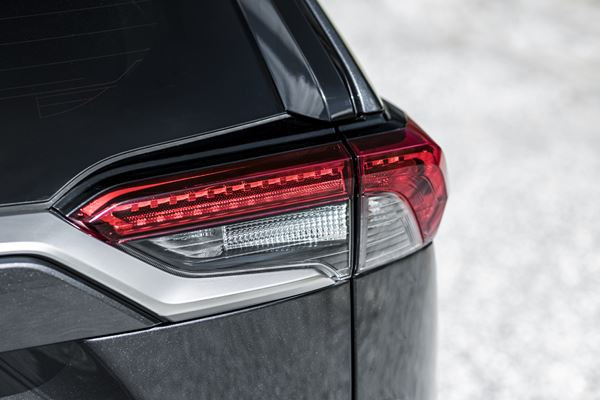 Le Toyota RAV4 Hybride Rechargeable affiche une autonomie électrique de 75 km