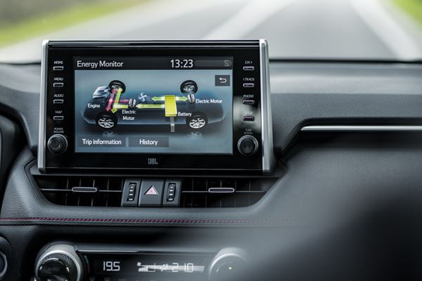 Le Toyota RAV4 Hybride Rechargeable affiche une autonomie électrique de 75 km