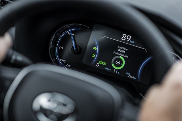 Le Toyota RAV4 Hybride Rechargeable affiche une autonomie électrique de 75 km