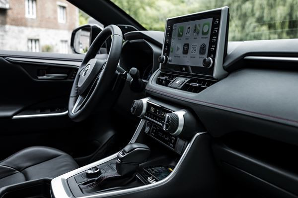 Le Toyota RAV4 Hybride Rechargeable affiche une autonomie électrique de 75 km