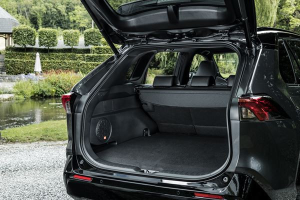 Le Toyota RAV4 Hybride Rechargeable affiche une autonomie électrique de 75 km