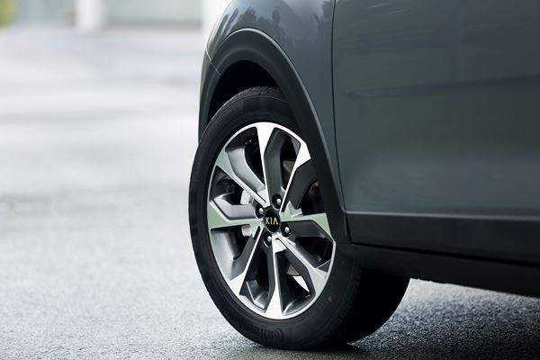 Le crossover urbain Kia Stonic restylé évolue subtilement