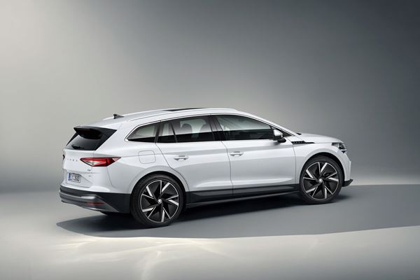 Le SUV électrique de taille intermédiaire Skoda Enyaq iV en approche