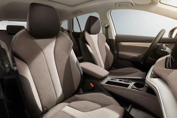 Le SUV électrique de taille intermédiaire Skoda Enyaq iV en approche