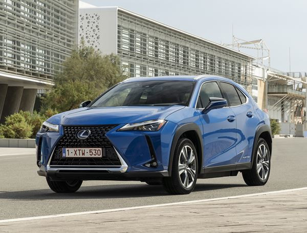 Le Lexus UXe revendique une expérience de conduite électrifiée unique à Lexus