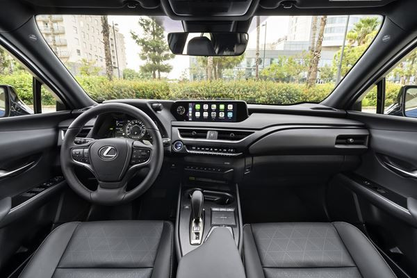 Le Lexus UXe revendique une expérience de conduite électrifiée unique à Lexus