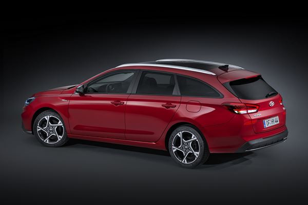 Le break Hyundai i30 SW restylé adopte un design plus aérodynamique