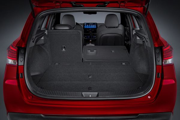 Le break Hyundai i30 SW restylé adopte un design plus aérodynamique