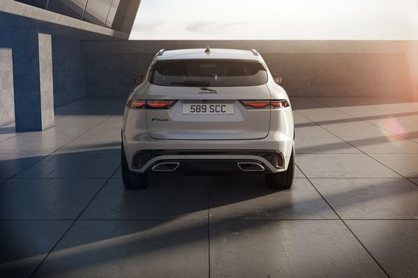Le SUV sportif Jaguar F-Pace s'offre une présence visuelle plus affirmée