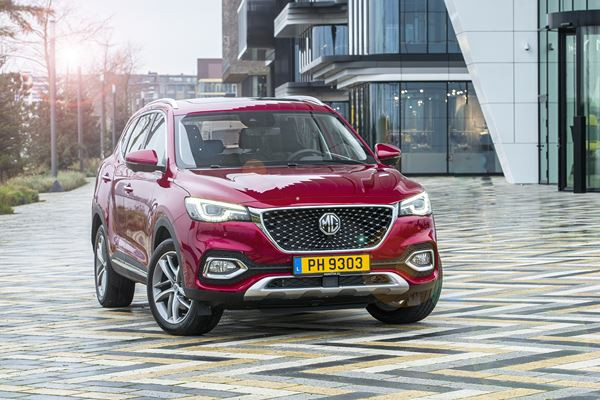 Le SUV hybride rechargeable MG EHS affiche une autonomie électrique de 52 km