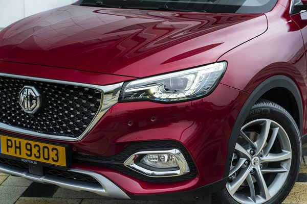 Le SUV hybride rechargeable MG EHS affiche une autonomie électrique de 52 km