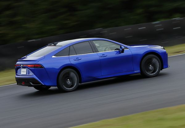 La Toyota Mirai à pile à combustible de seconde génération arrive en France