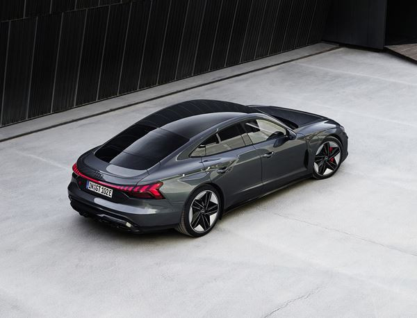 Le coupé quatre portes Audi RS e-tron GT réalise le zéro à 100 km/h en 3,3 secondes