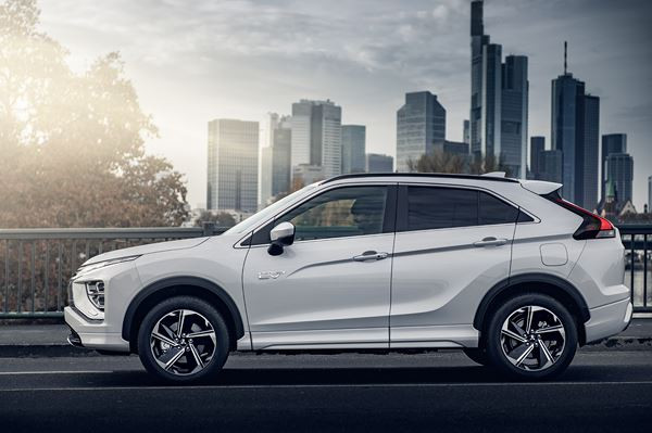 Le SUV Coupé Mitsubishi Eclipse Cross passe à l'hybride rechargeable