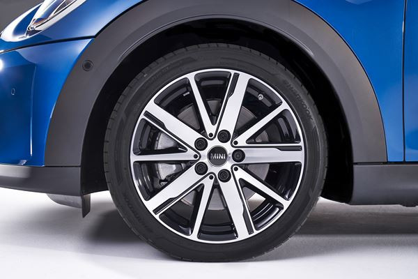 La Mini 5 portes s'offre une légère mise à jour