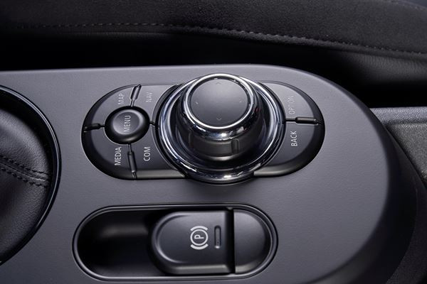 La Mini 5 portes s'offre une légère mise à jour