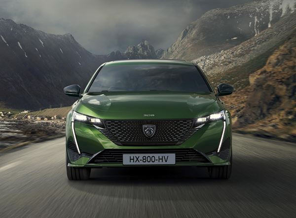 La Peugeot 308 berline change de morphologie