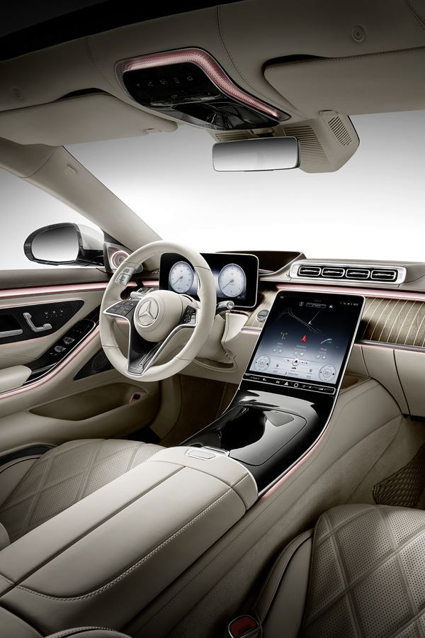 Mercedes-Maybach Classe S : une limousine de luxe exclusive adaptée au mode chauffeur