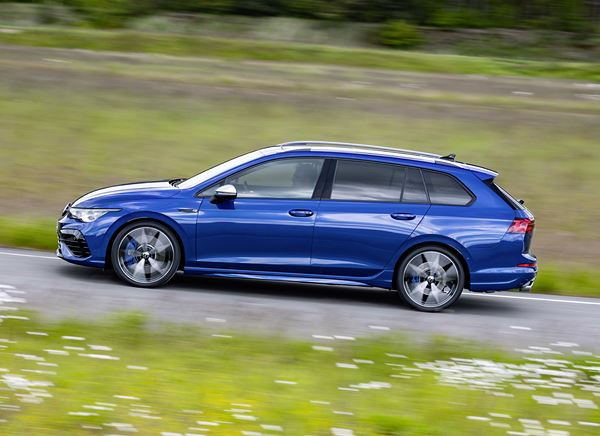 Le break Volkswagen Golf R SW 2.0 litres TSI débite une puissance de 320 ch