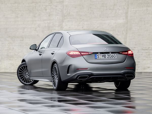 La Mercedes-Benz Classe C embarque les équipements high-tech de la Classe S