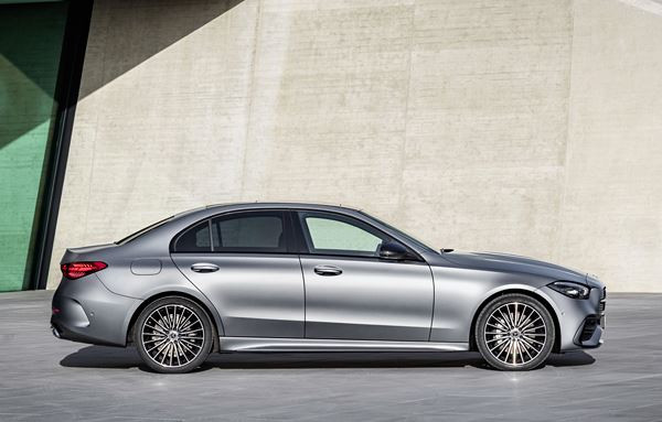 La Mercedes-Benz Classe C embarque les équipements high-tech de la Classe S