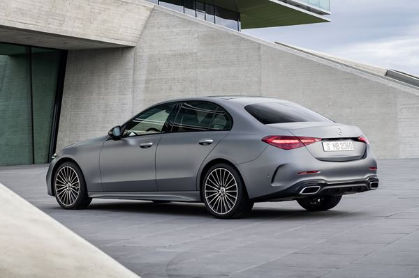 La Mercedes-Benz Classe C embarque les équipements high-tech de la Classe S